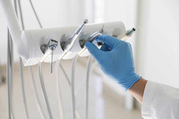 Professional Tooth Extraction technician working in Lake Forest, IL